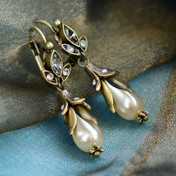 Pendientes colgantes florales con perlas vintage