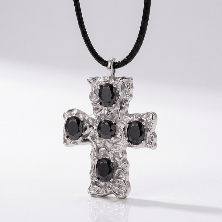 COLLAR CRUZ DE PIEDRAS NEGRAS