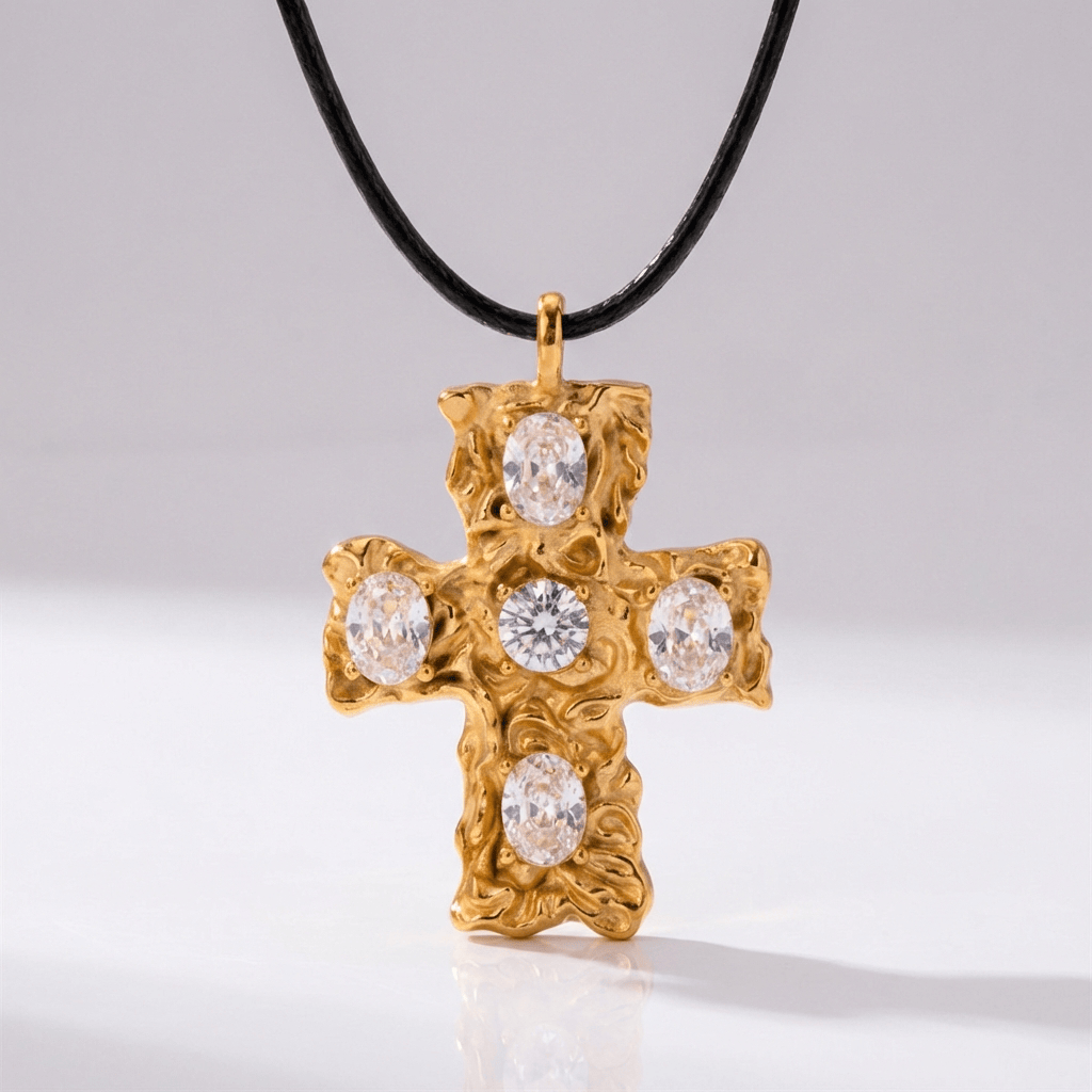 COLLAR CRUZ DE PIEDRAS NEGRAS