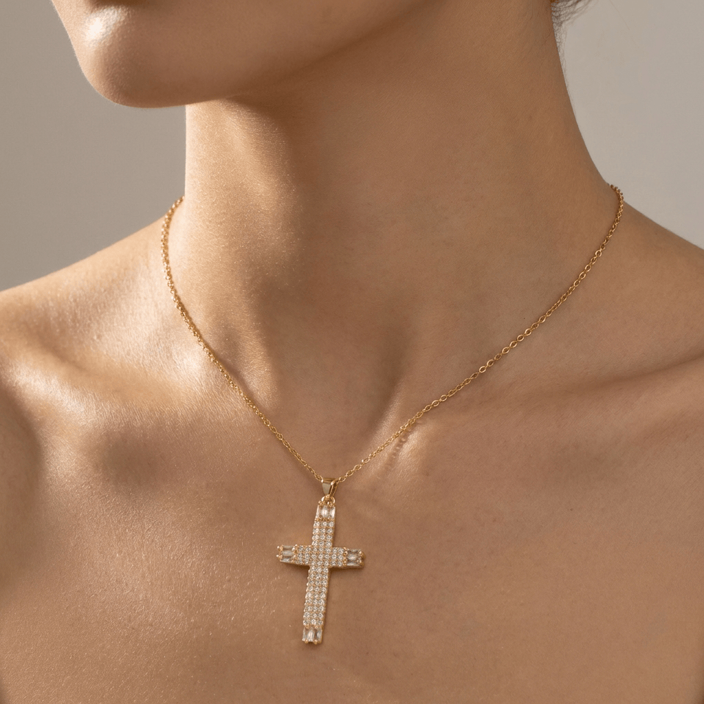 COLLARES DISEÑADOS CON CRUCES DE ZIRCONIO