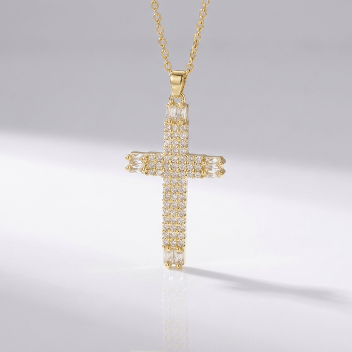 COLLARES DISEÑADOS CON CRUCES DE ZIRCONIO