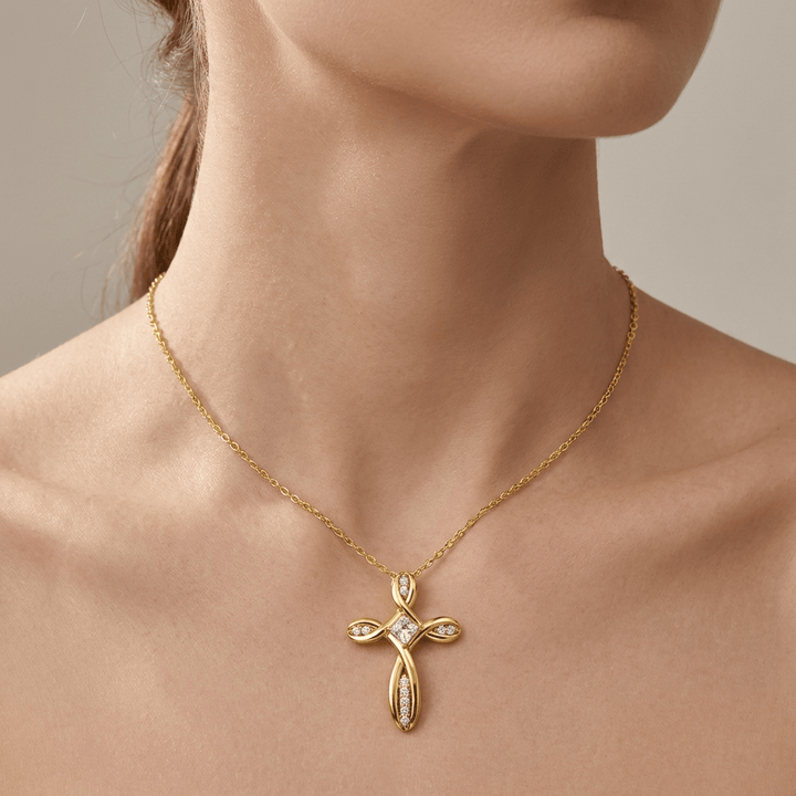 COLLAR CRUZ ATADA DE ZIRCÓN