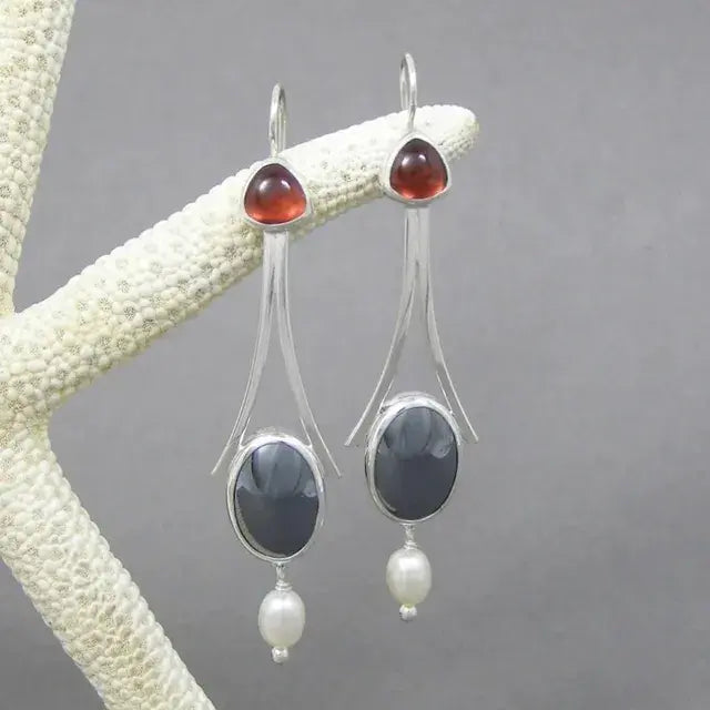 Pendientes vintage con perlas y cristal rojo
