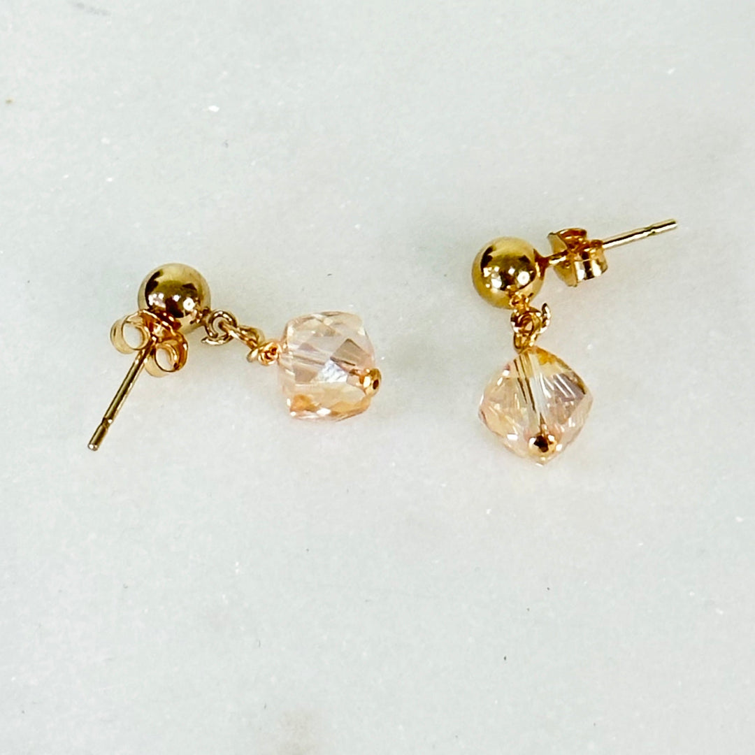 Pendientes colgantes delicados Liana en oro