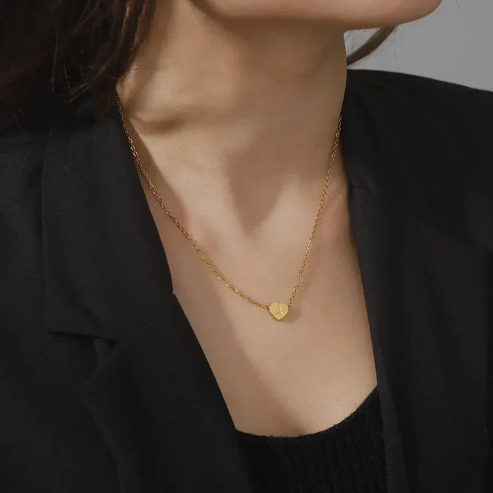 Collar de Oro con Inicial de Corazón