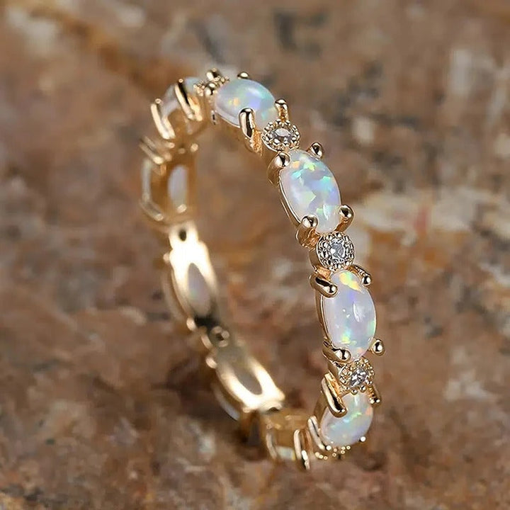 Anillo vintage de oro con ópalo Eternity