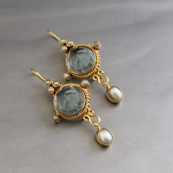 Pendientes vintage de cristal azul y perlas