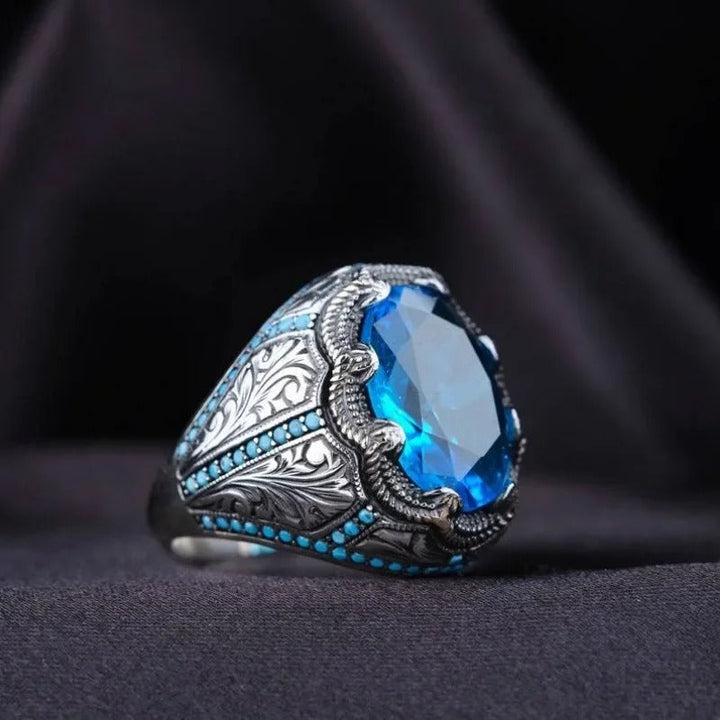 Anillo vintage hecho a mano en plata y piedra azul