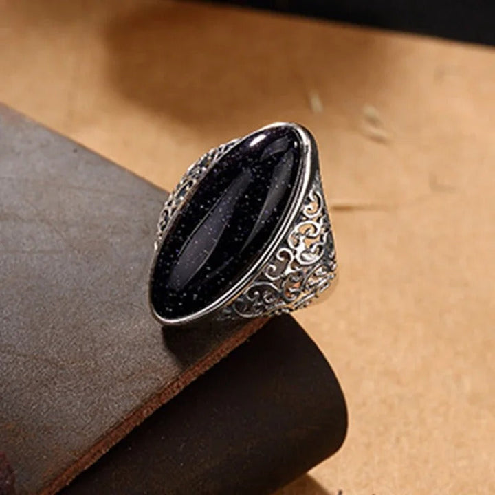 Anillo oval vintage en plata con piedra