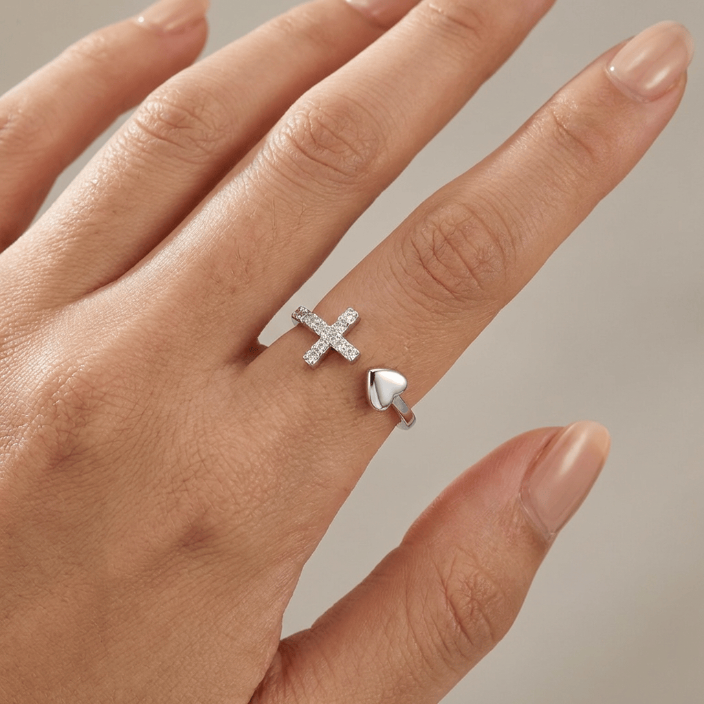 ANILLO DE PLATA CON AMOR Y CRUZ